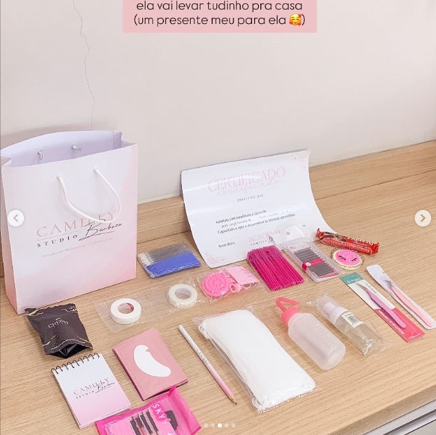 Kit profissional que a aluna leva pra casa